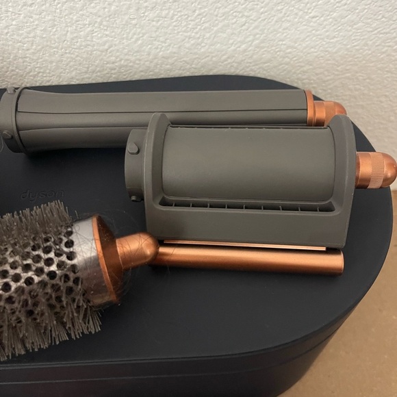Dyson Airwrap Multi Styler Complete Long Barrel Nickel/Copper 6 piece - Picture 2 of 7